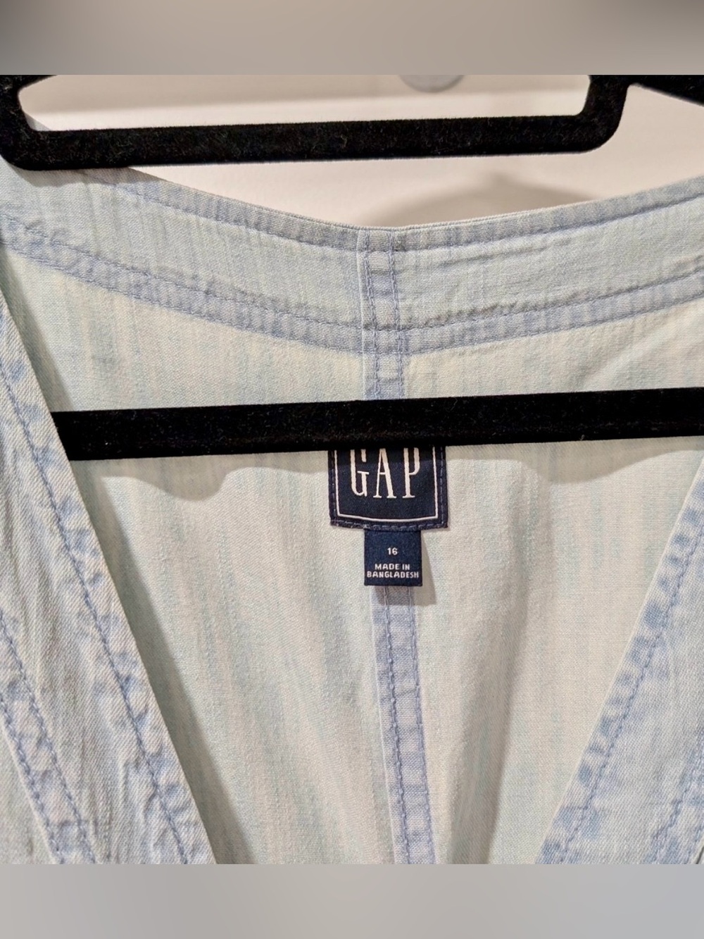 GAP - CHAMBRAY JUMPSUIT - STYLISH, RELAXED COMFORT WEAR - Picture 3 of 5